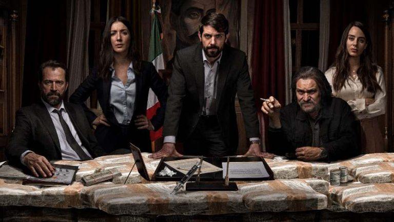 Постер мексиканского сериала «Кандидат»